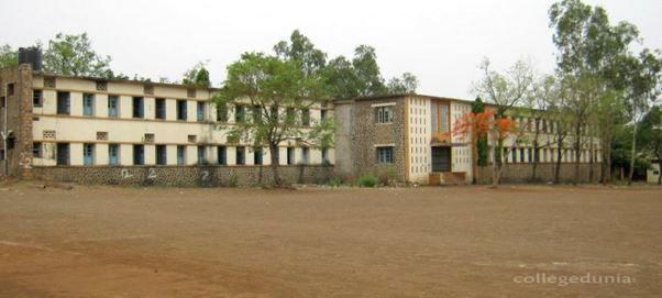 Devchand College