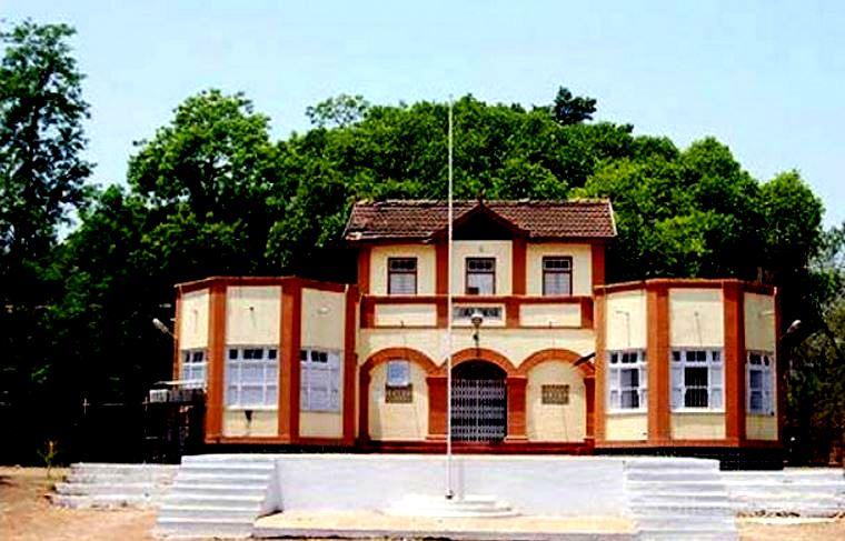 Gokhale Education Society's HPT Arts and RYK Science College