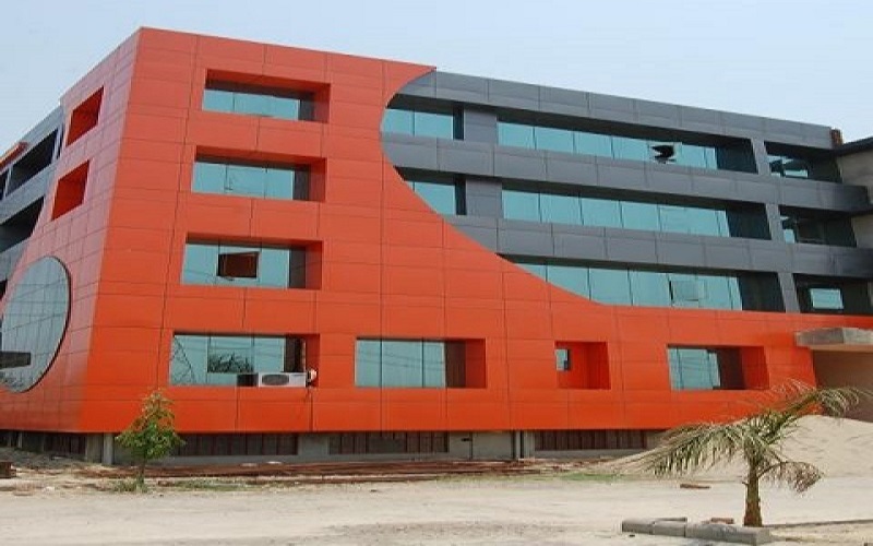 HLM Law College