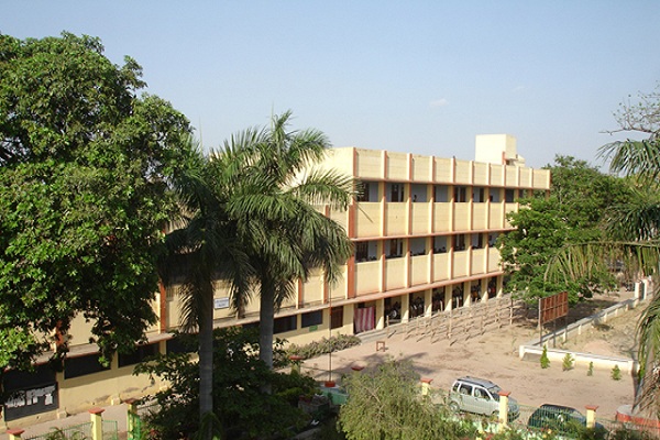 Dayanand Brajendra Swarup College Kanpur campus photo 3