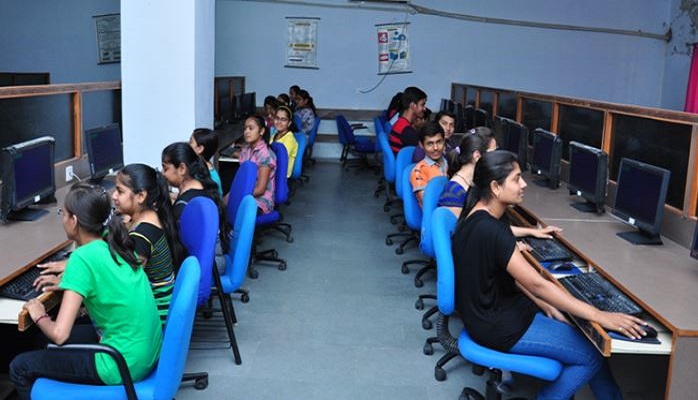 Universal College of Engineering and Technology Gandhinagar Infrastructure photo 3