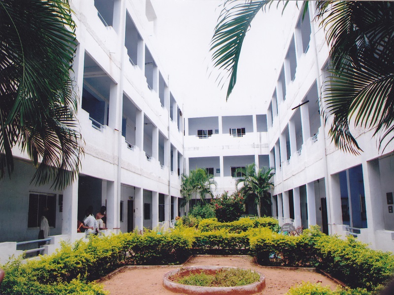 Priyadarshini Engineering College Vellore Academic Building photo 3