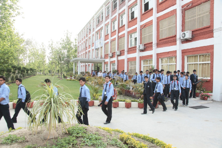 Guru Nanak College, Dehradun Campus photo 1