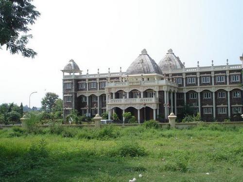 Uttarakhand Sanskrit University Haridwar Buildings photo 3