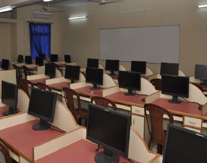 Sri Guru Gobind Singh College Patna Academic Building photo 1