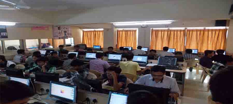 Vidyasagar Infotech College Jamnagar Labs and Library photo 1