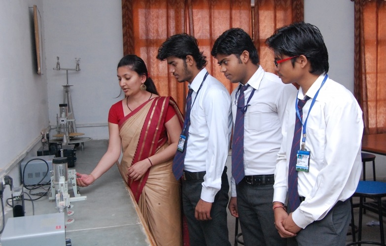 Bhagwant University Ajmer Laboratory and library photo 6