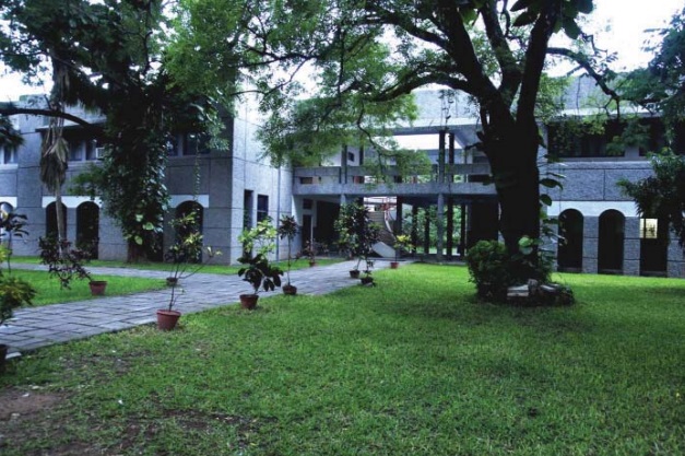CMC Vellore Academic Building photo 3