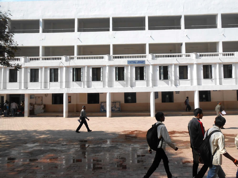 Deogiri College Aurangabad Academic Building photo 3