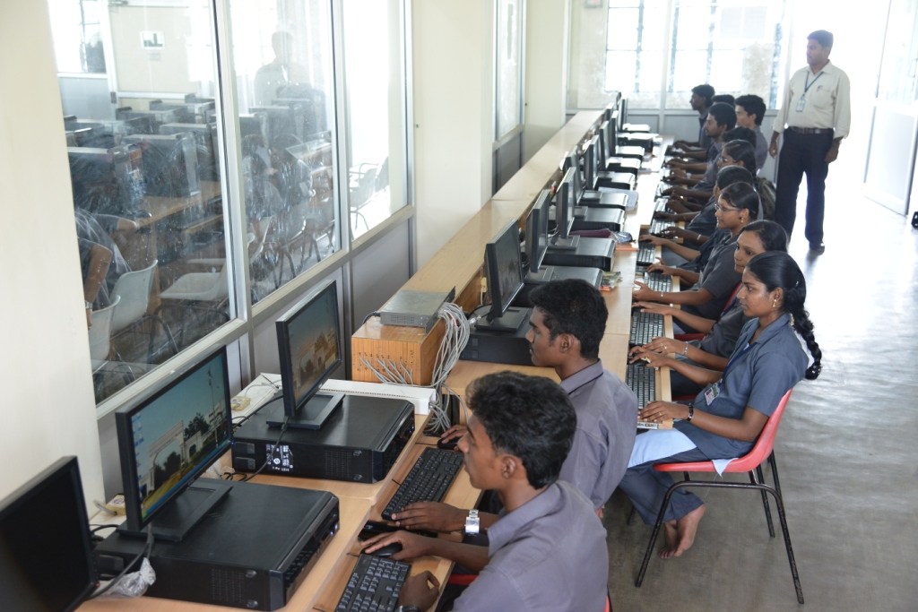 SACS MAVMM Engineering College Madurai Computer lab photo 3
