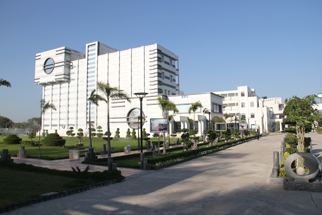 AXIS Business School Kanpur Campus photo 4