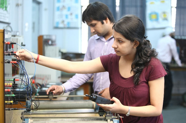PNS Institute of Technology Bangalore Campus laboratory photo 2