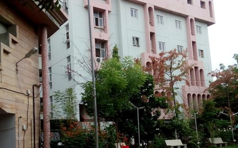 GMC Bhavnagar Academic Building photo 2
