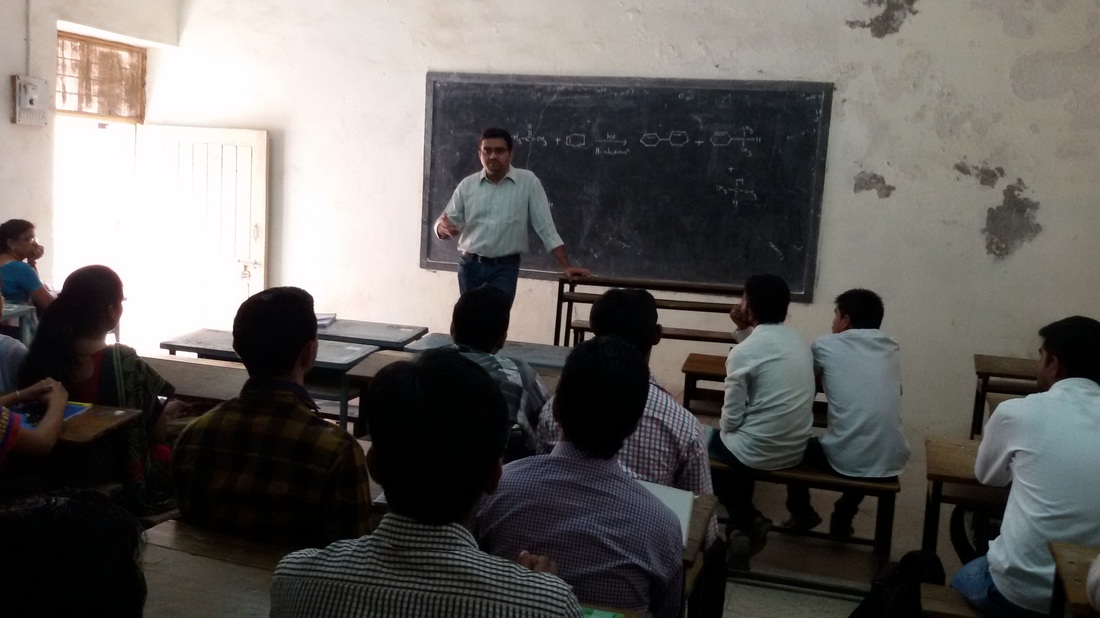 Moolji Jaitha College Jalgaon campus photo 3
