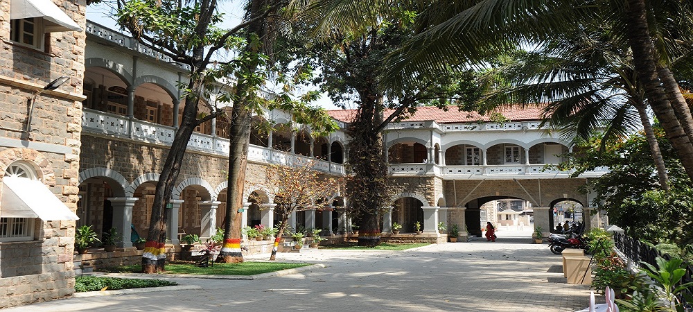 Lingaraj College Belagavi Academic Building photo 1
