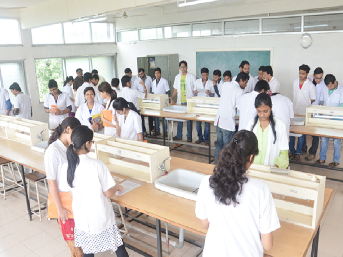 ACPM Medical College Dhule Laboratory photo 10