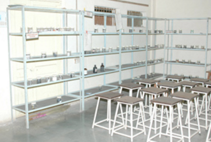 ACPM Medical College Dhule Laboratory photo 17