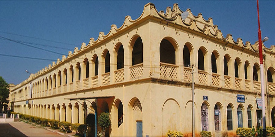 Maharajah's College Vizianagaram Academic Building photo 1