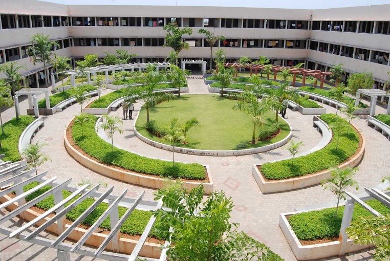KSR Institute for Engineering and Technology Namakkal Academic Building photo 2