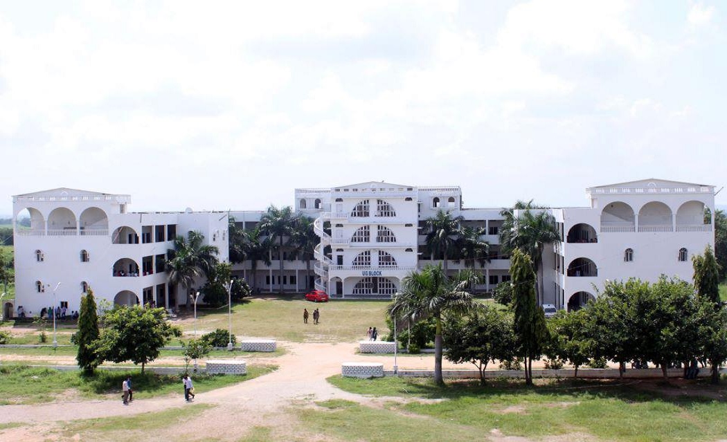 Vijay Rural Engineering College Nizamabad Academic Building photo 1