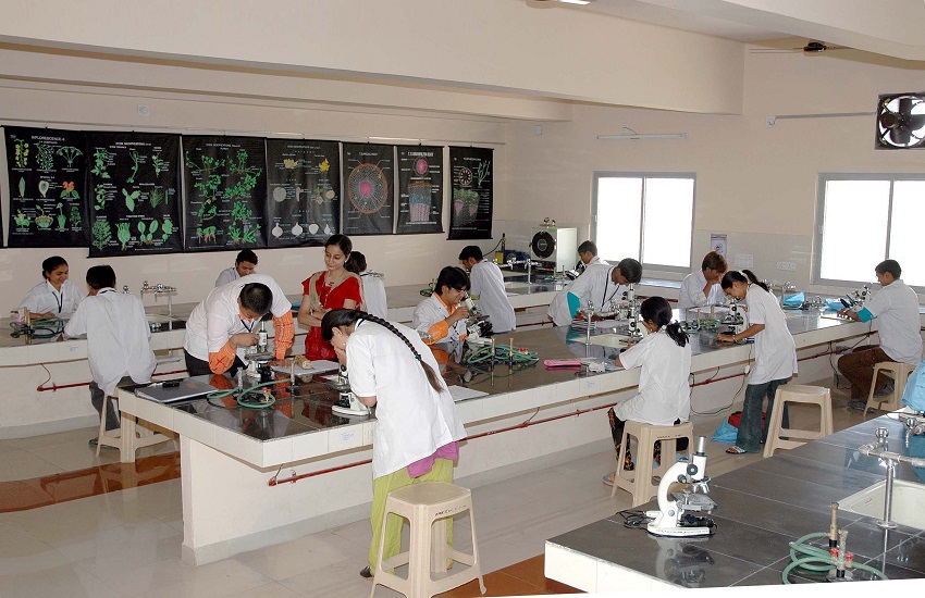C. U. Shah University Wadhwan Infrastructure photo 9
