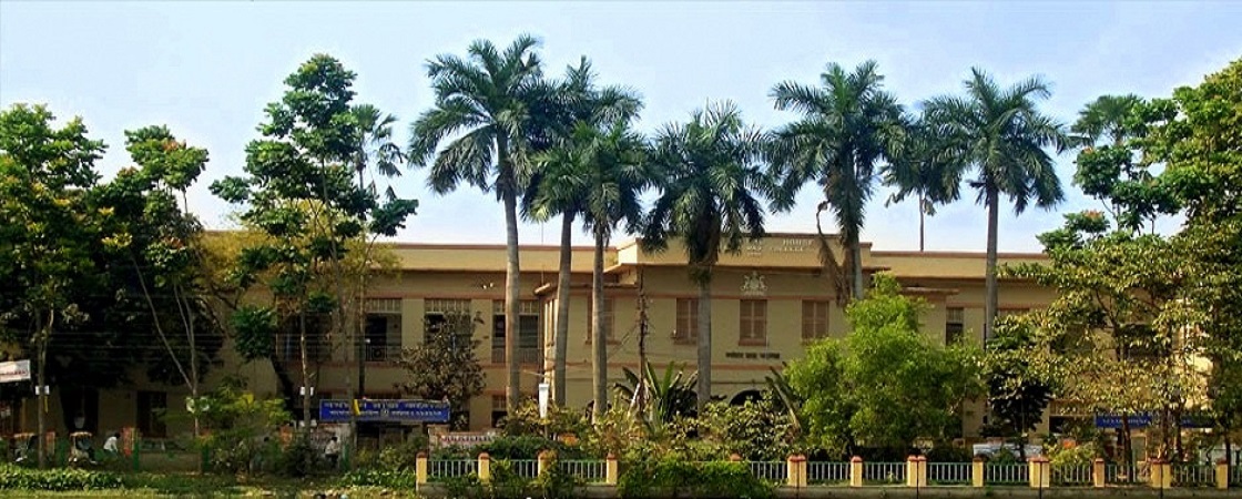 Burdwan Raj College Bardhaman Academic Building photo 1