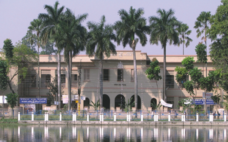 Burdwan Raj College Bardhaman Academic Building photo 3
