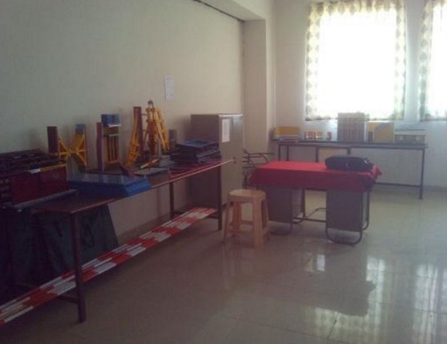 JSPM's Bhagwant Institute of Technology Barshi Labs photo 1
