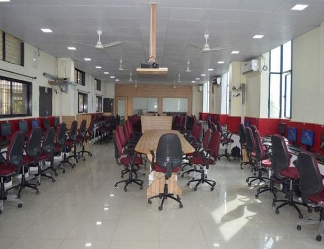 JSPM's Bhagwant Institute of Technology Barshi Labs photo 13