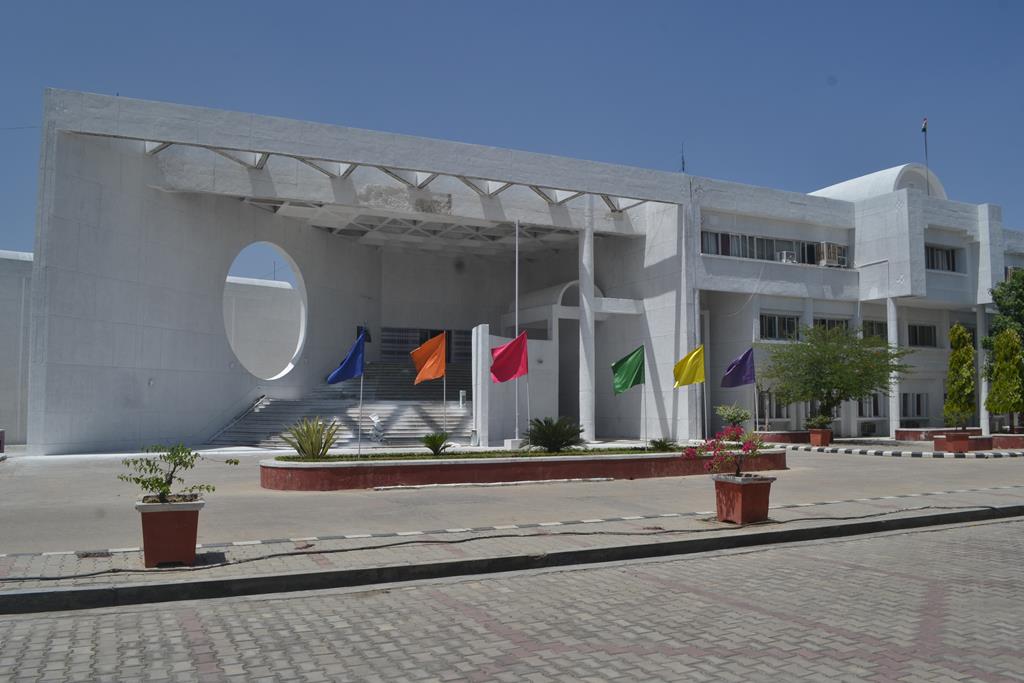 Babasaheb Bhimrao Ambedkar University, School for Management Lucknow Academic Building photo 11