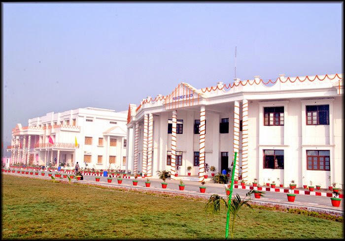 Nandini Nagar Vidhi Mahavidyalaya Gonda Academic Building photo 4