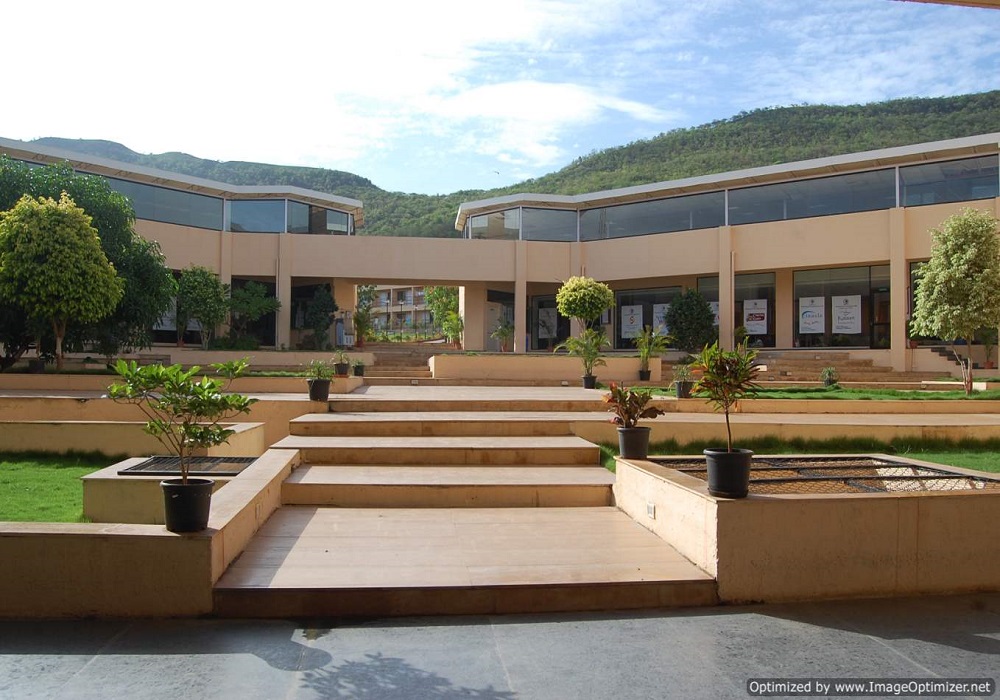 ISB&M College Of Commerce Pune Academic Building photo 1