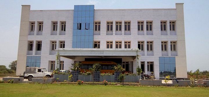 Vidhyadeep Institute of Engineering and Technology Surat Building & Infrastructure photo 2