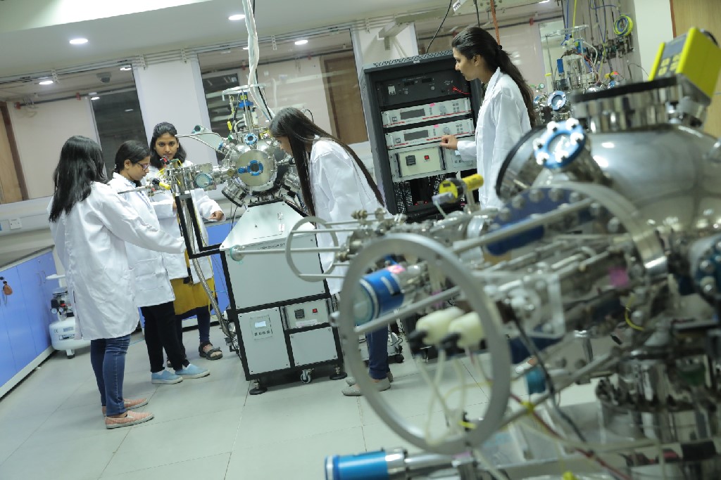 SNU Noida SNU Lab photo 11