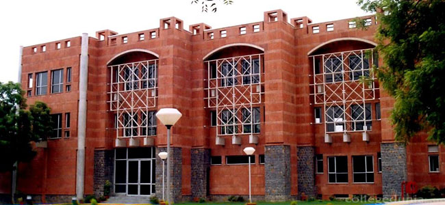 Jamia Hamdard University Delhi Campus photo 3