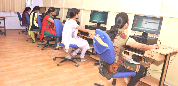 DBS PG College Dehradun Classrooms and labs photo 5