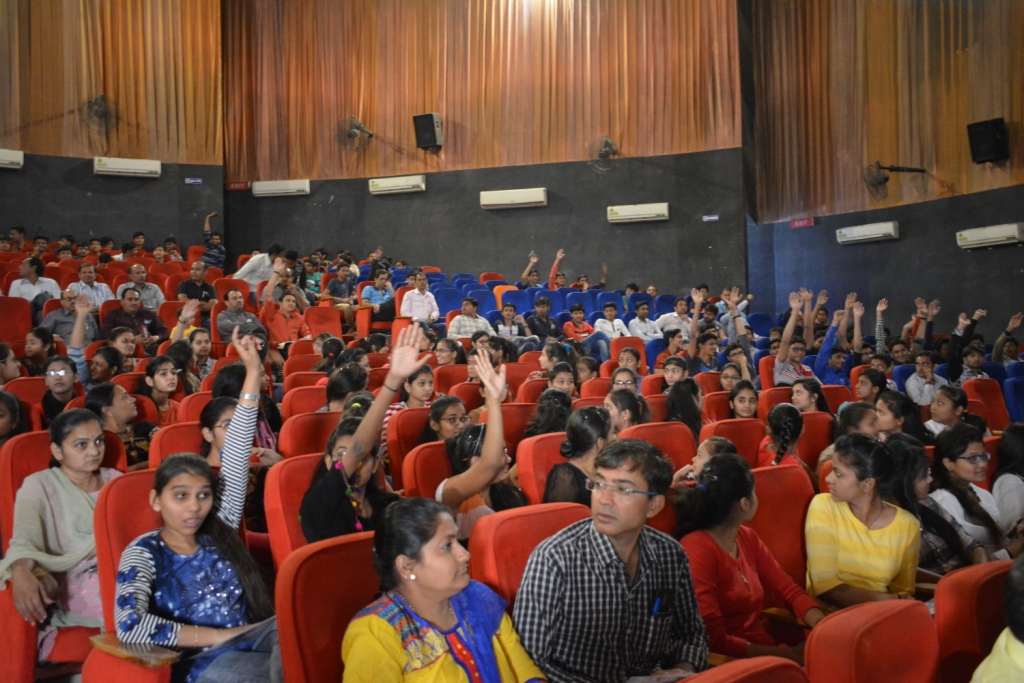 Career Craaft Ahmedabad Infrastructure photo 5