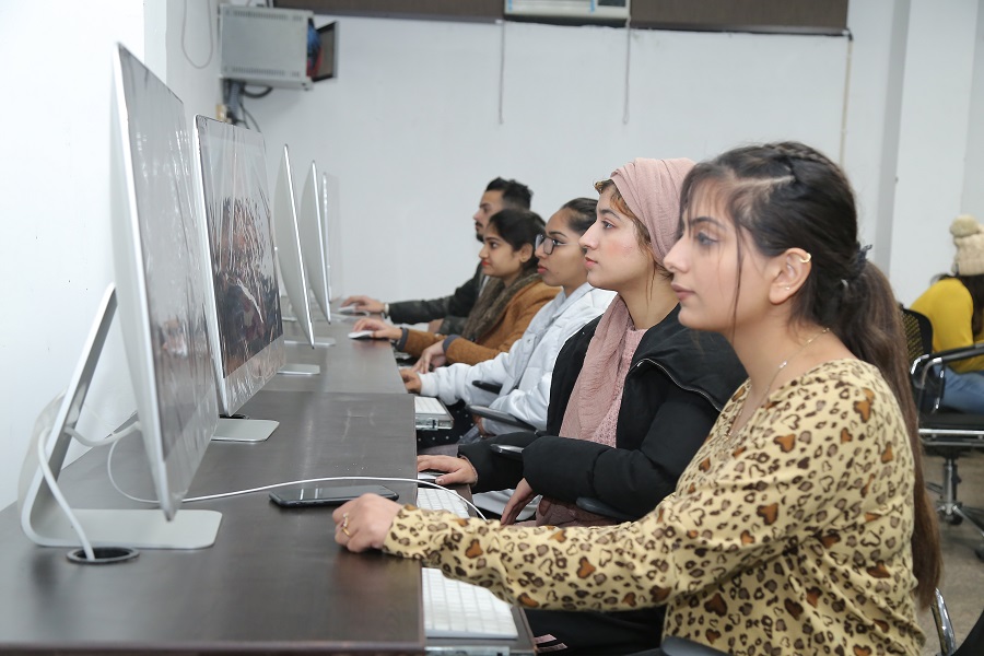 LPU Practical Training & Labs photo 24