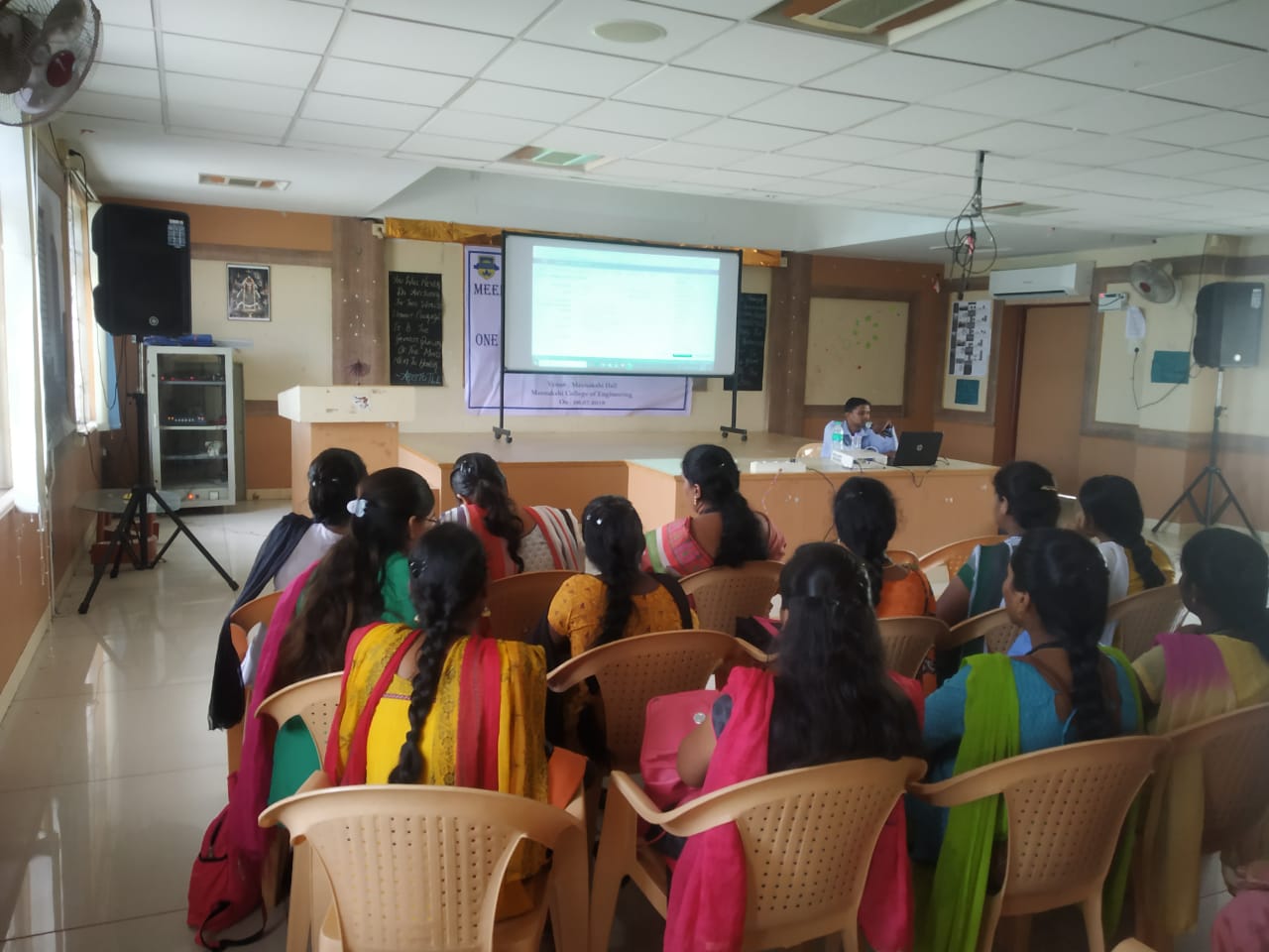 Meenakshi College of Engineering Chennai Labs photo 6