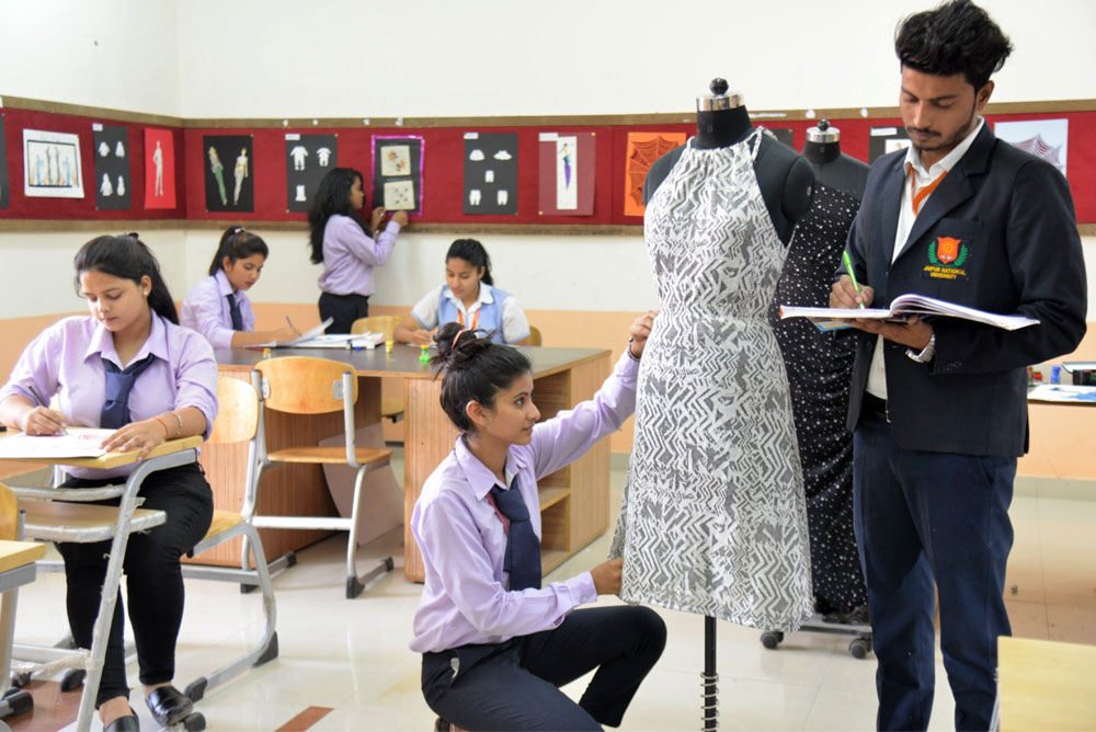 Jaipur National University Classroom photo 6