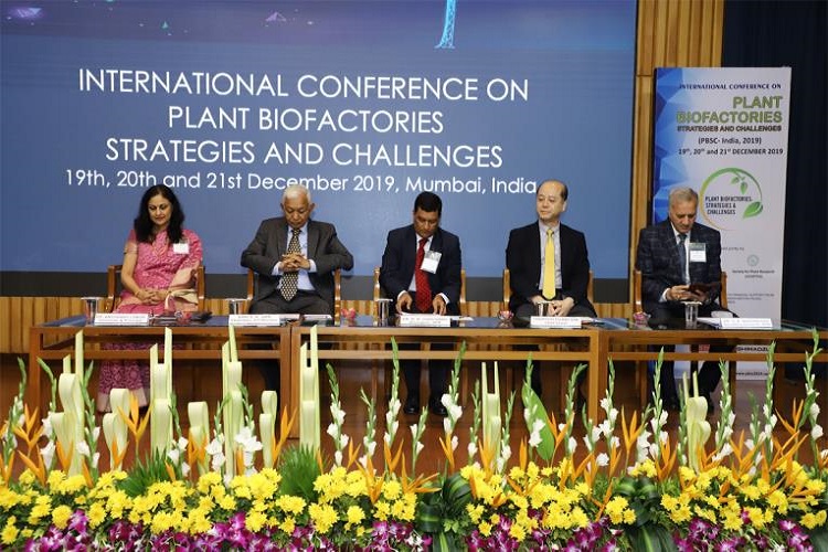 Ramnarain Ruia Autonomous College Mumbai International Confrence photo 1
