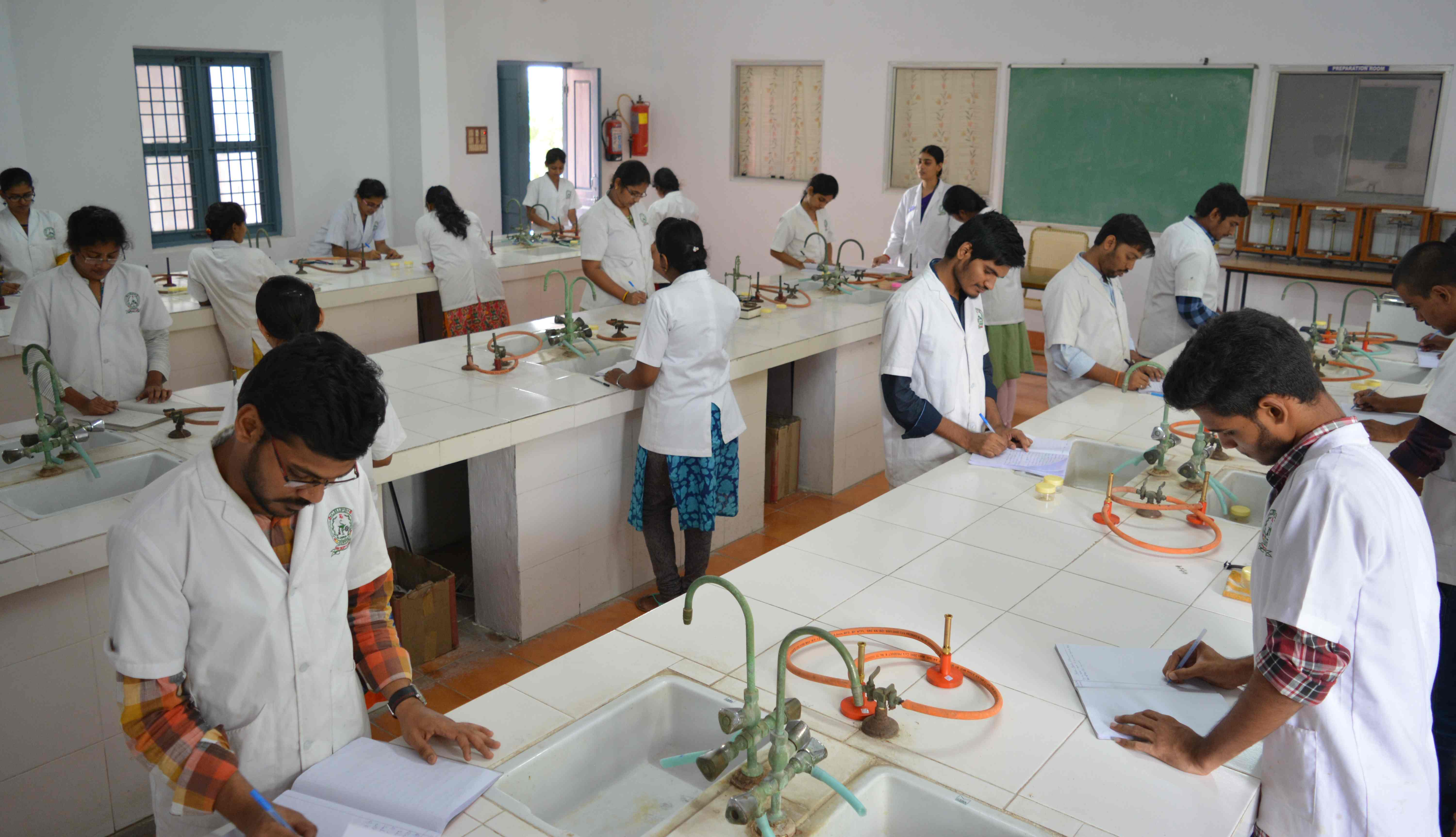 Chebrolu Hanumaiah Institute of Pharmaceutical Sciences Guntur Campus photo 20