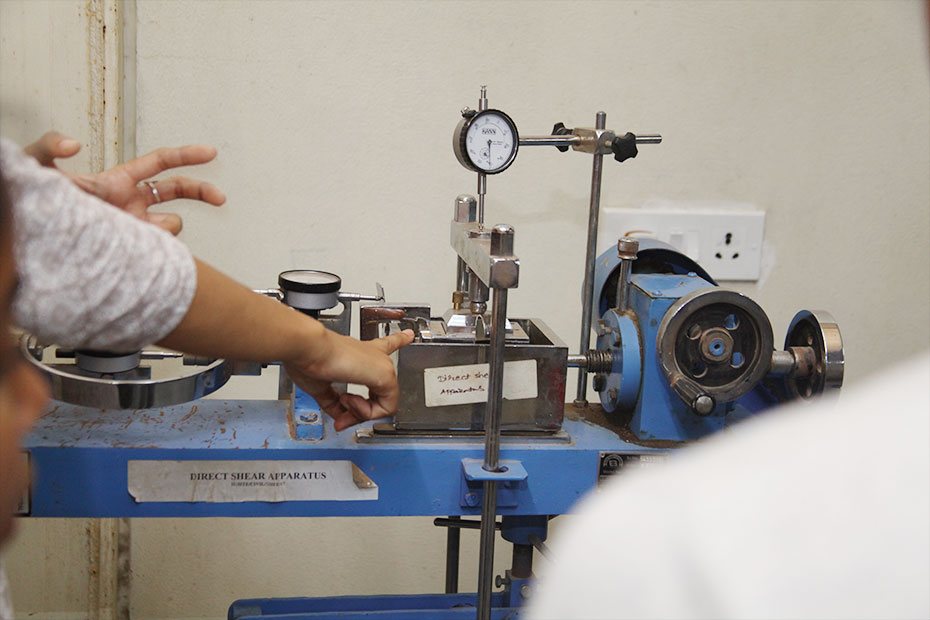 Indus University Ahmedabad Labs photo 8