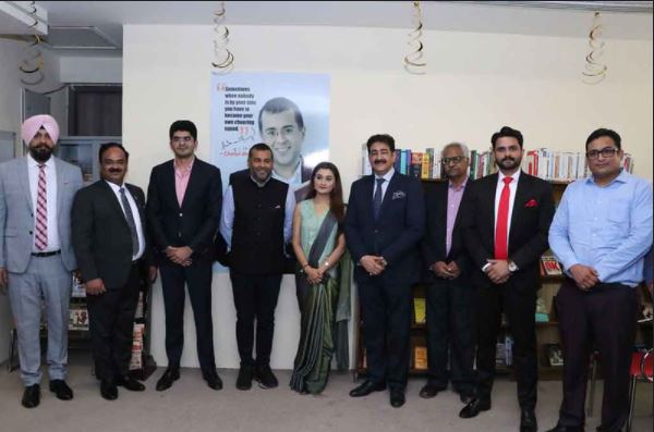 Asian Business School Noida Chetan Bhagat Visit photo 11
