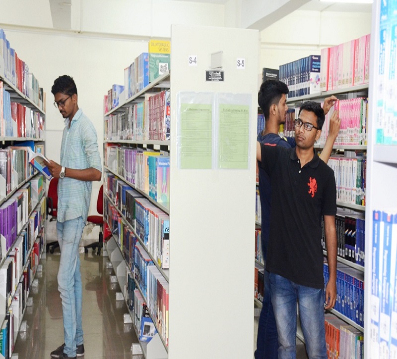 DY Patil University Pune Academic Building photo 6