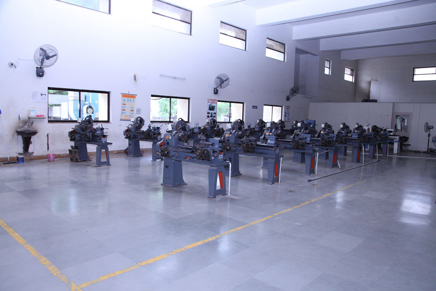 Atmiya Institute for Management Studies, Atmiya University Rajkot Workshop photo 1