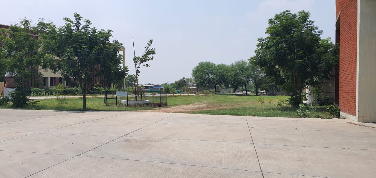 ITM SLS Baroda University, Vadodara College campus photo 1