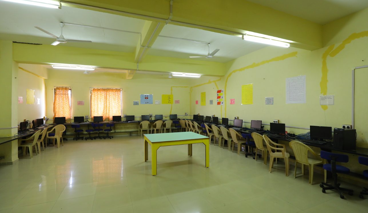 Shree Dhanvantary Pharmacy College Surat Campus photo 6