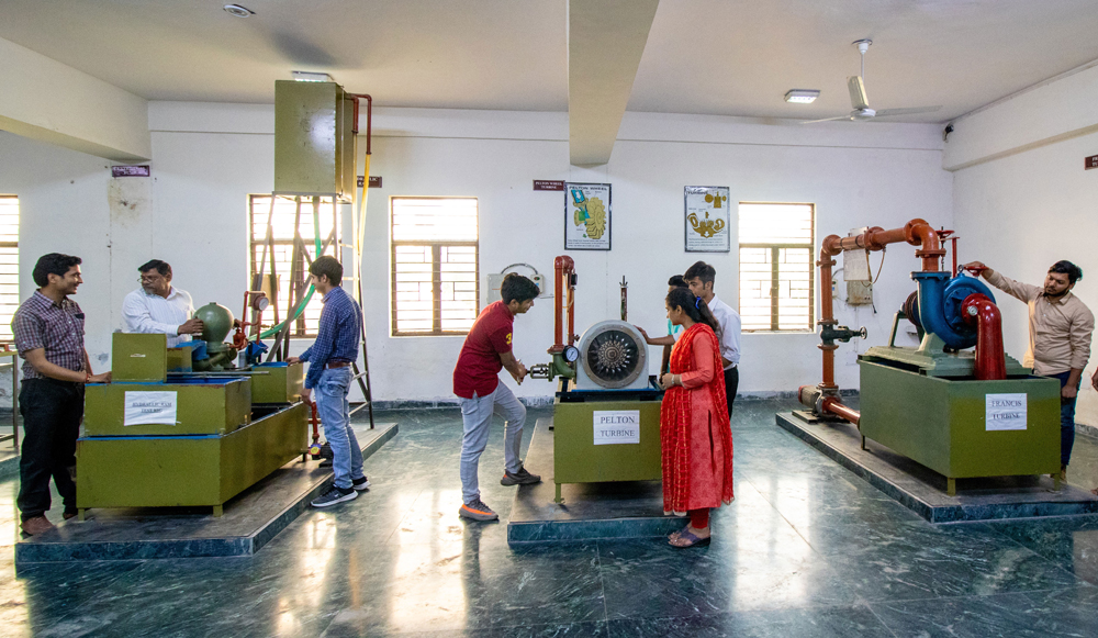 Dronacharya Group of Institutions Greater Noida Academic Building photo 6