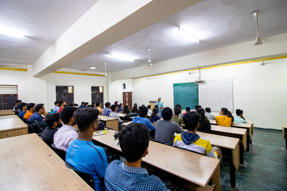 Dronacharya Group of Institutions Greater Noida Academic Building photo 5
